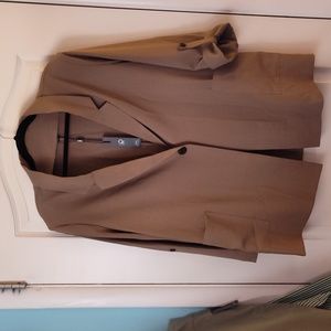 Nice modern beige Blazer in size 2X very versatile!
